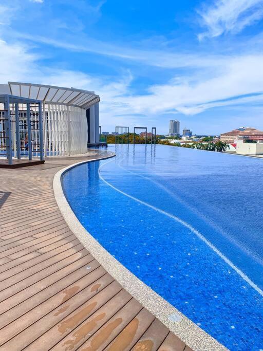Netflix 2 Bedroom Troika Kota Bharu Homestay 1812 Exterior photo