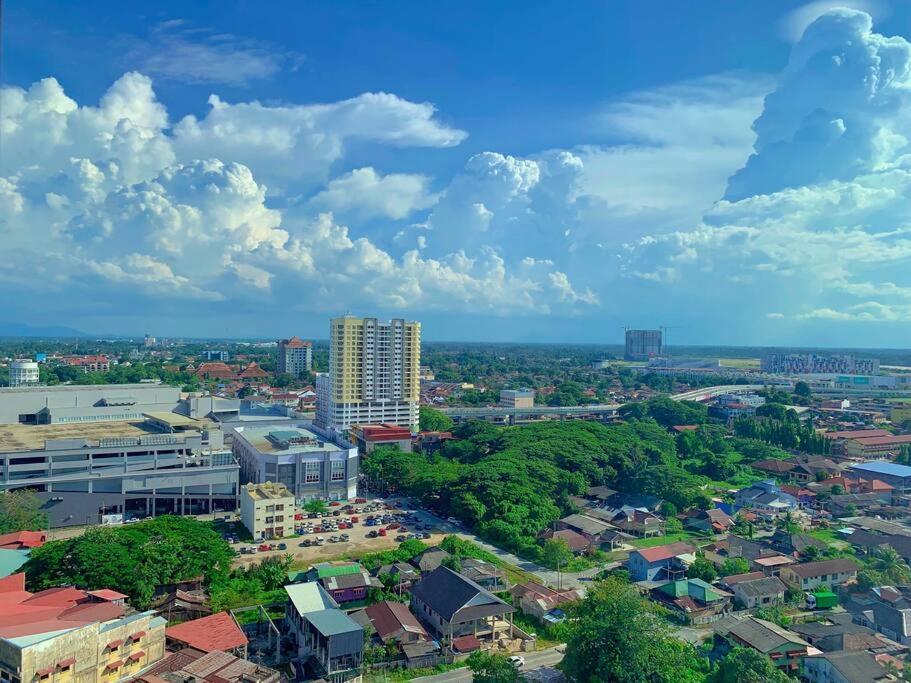 Netflix 2 Bedroom Troika Kota Bharu Homestay 1812 Exterior photo
