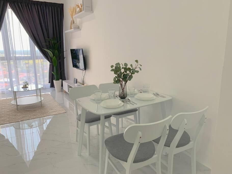 Netflix 2 Bedroom Troika Kota Bharu Homestay 1812 Exterior photo