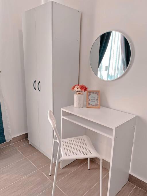 Netflix 2 Bedroom Troika Kota Bharu Homestay 1812 Exterior photo